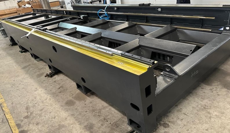 INTERLASER PRO C3015 12000  Зональная система дымоудаления Зональная система дымоудаления обеспечивает увеличение скорости воздушного потока в зоне резания и удаляет продукты горения  Такая система повышает эффективность вытяжного вентилятора  Раб...