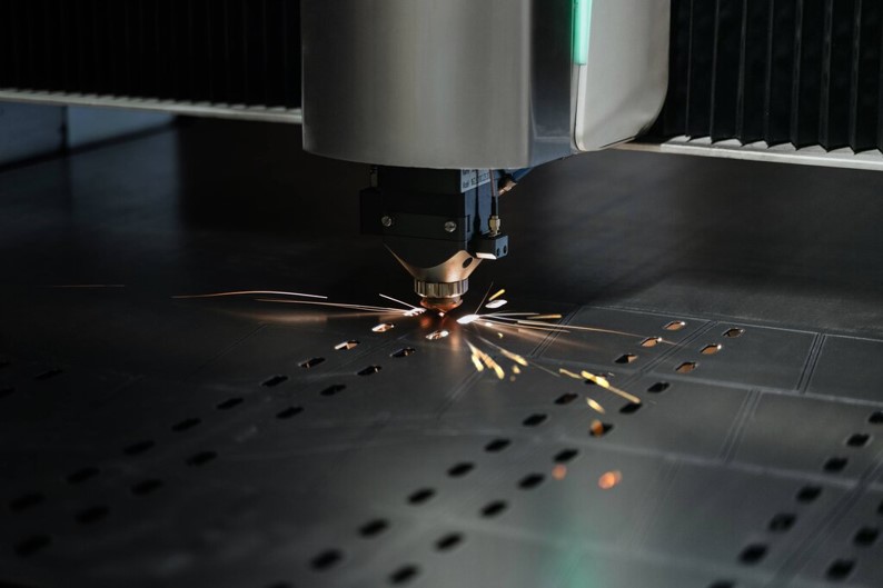 INTERLASER PRO C3015 12000  Датчик предотвращения столкновений Эффективно снижает риск столкновения режущей головки, вызванного подъемом заготовки